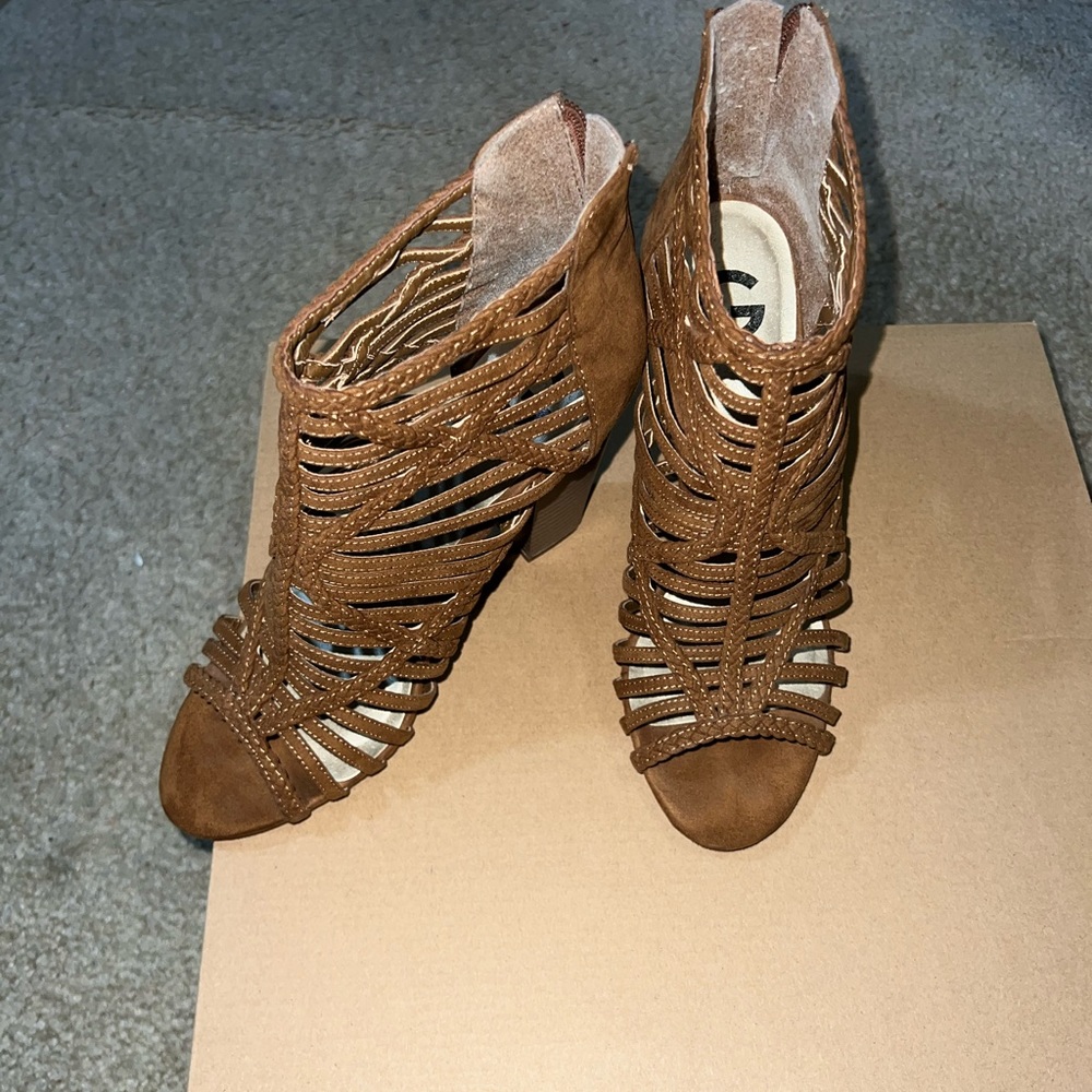 By guess gladiator platform